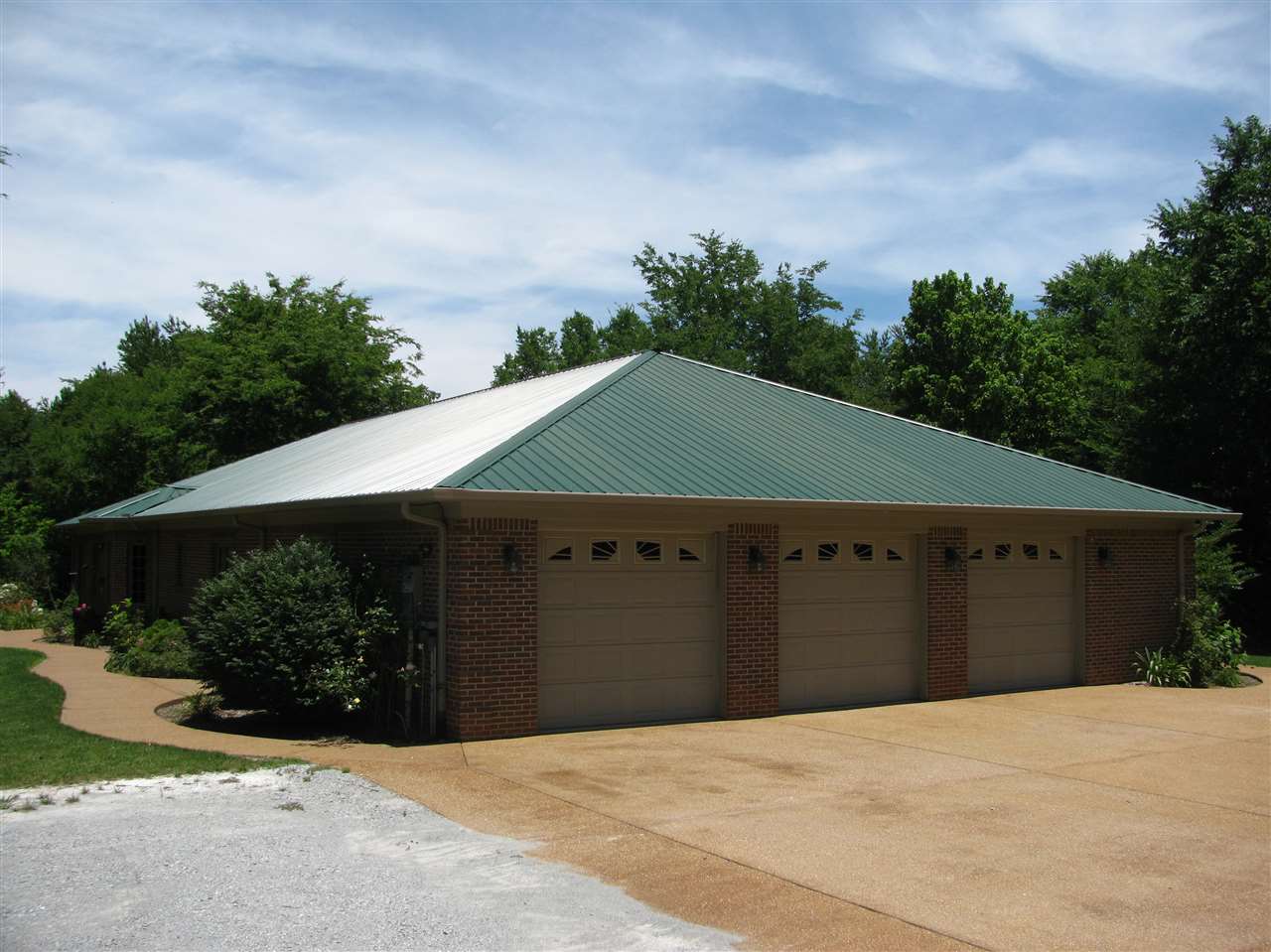 2005 Kendrick Road Michie, TN 38357 - Photo 4 of 25 Gallery Image 4