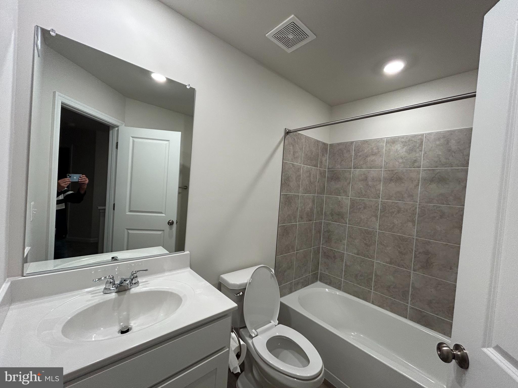 71 Swan Fld Avenue Ranson, WV 25438 - Photo 8 of 10 Bathroom 2nd Floor