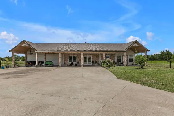 front view of house with a yard