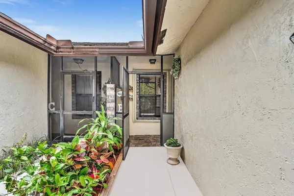 $420,000 | 23120 Barwood Park Lane, Unit B, Boca Raton, FL 33433