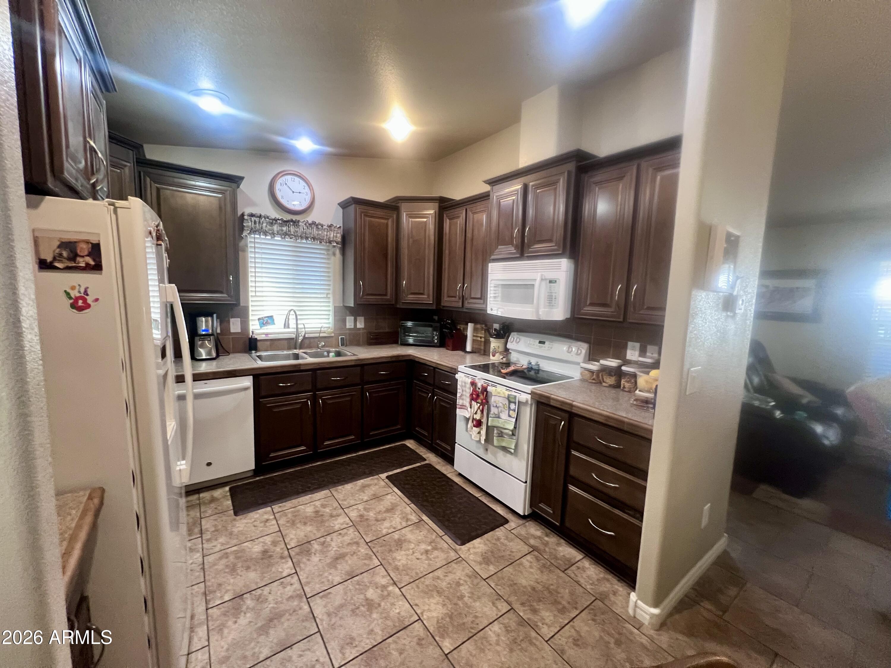 650 North Hawes Road, Unit 4004 Mesa, AZ 85207 - Photo 3 of 12 4004kitchen2