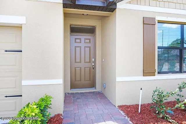 a view of a entryway of the house