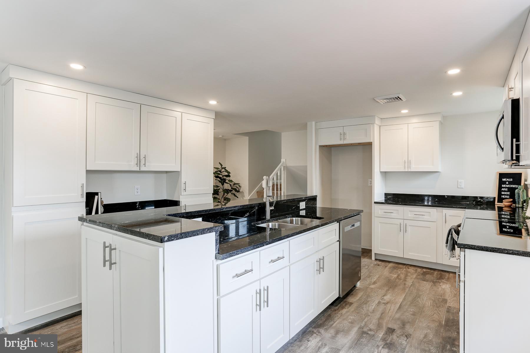 466 Highland Road Red Lion, PA 17356 - Photo 3 of 37 Gallery Image 3