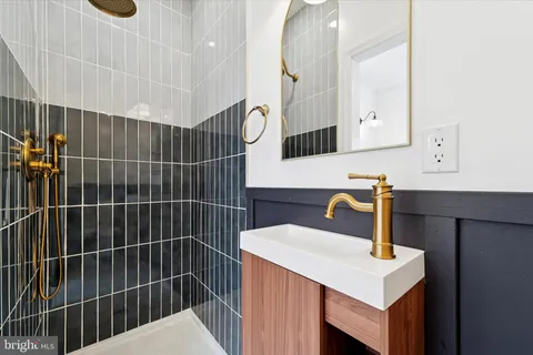 $299,900 | 115 North 53rd Street, Philadelphia, PA 19139