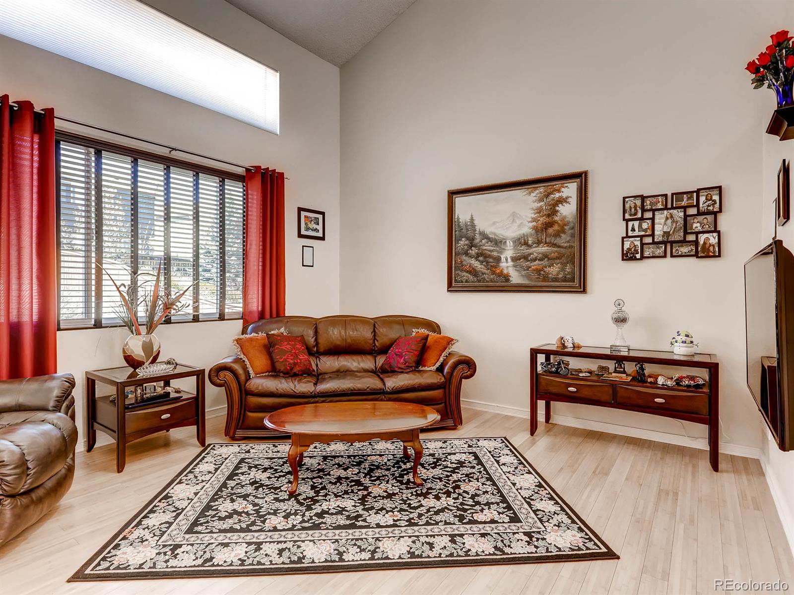 10039 Apollo Bay Way Highlands Ranch, CO 80130 - Photo 4 of 33 Gallery Image 4