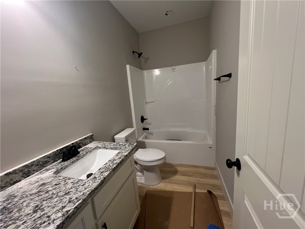 79 South Gholston Extension Comer, GA 30629 - Photo 10 of 17 hall bath