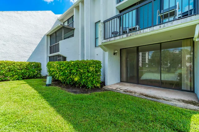 $290,000 | 2003 Bridgewood Drive, Unit 2003, Boca Raton, FL 33434