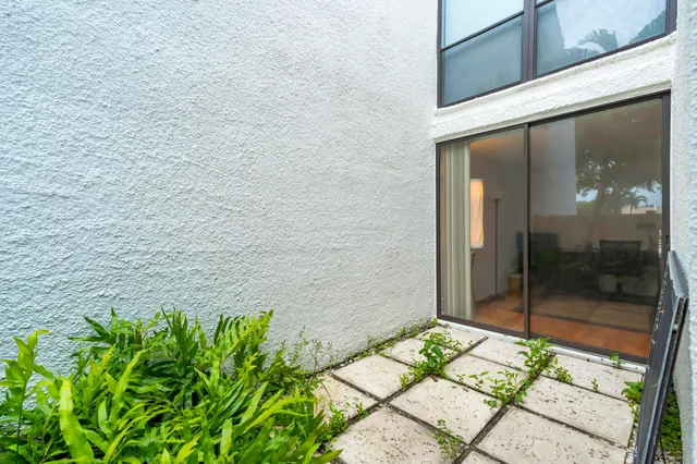 $290,000 | 2003 Bridgewood Drive, Unit 2003, Boca Raton, FL 33434