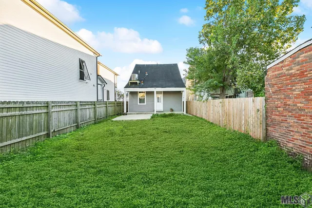 $2,400 | 2133 Dumaine Street, New Orleans, LA 70116