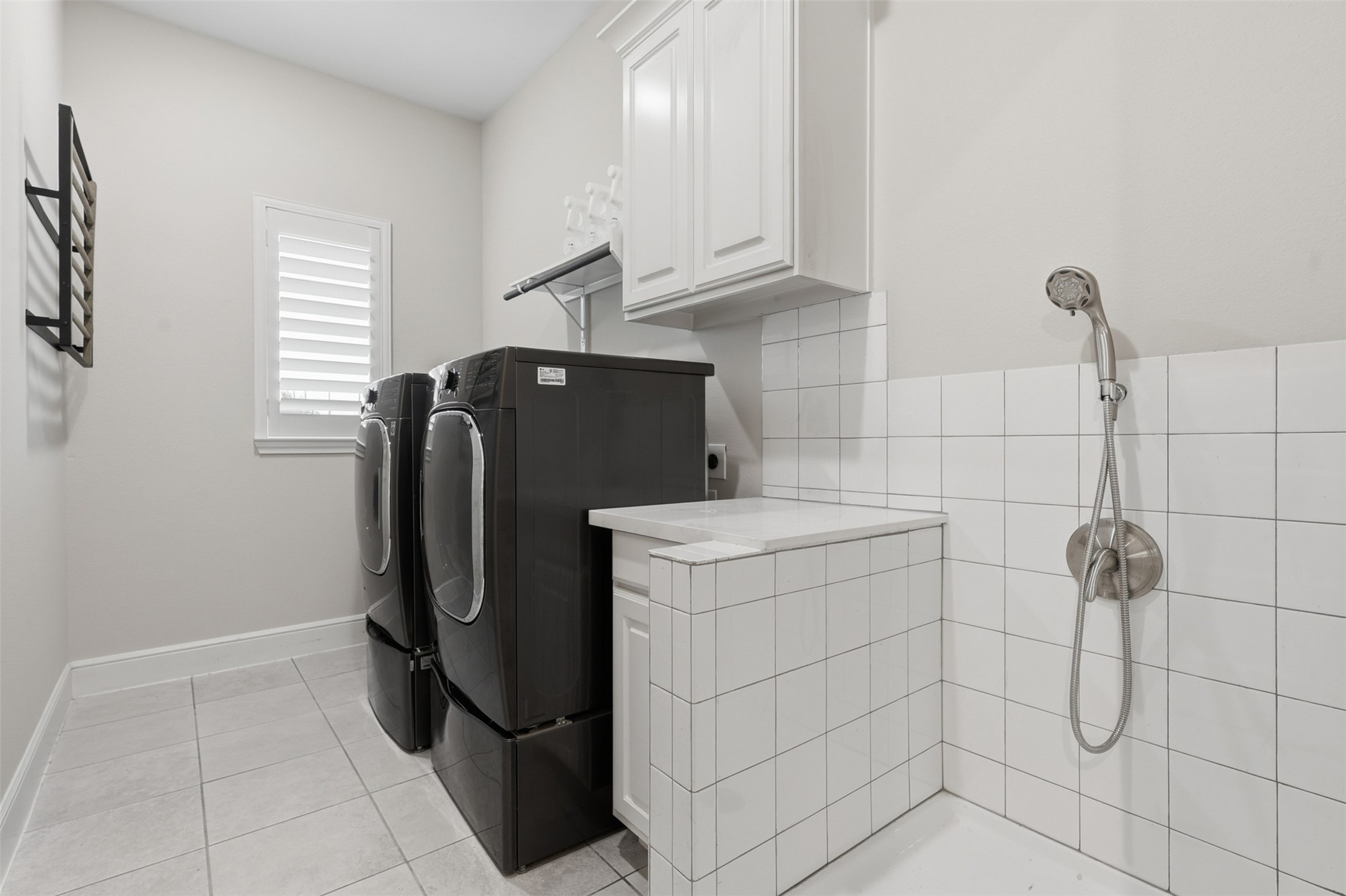 2215 Grove Terrace Lane Manvel, TX 77578 - Photo 13 of 50 Laundry room