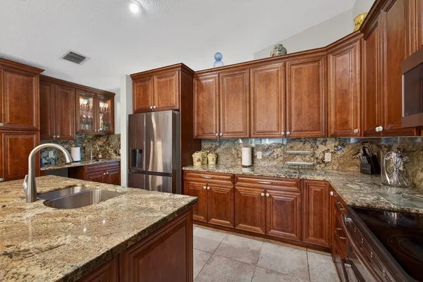 $6,500 | 168 Thornton Drive, Palm Beach Gardens, FL 33418