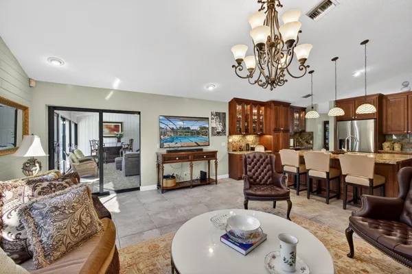 $6,500 | 168 Thornton Drive, Palm Beach Gardens, FL 33418