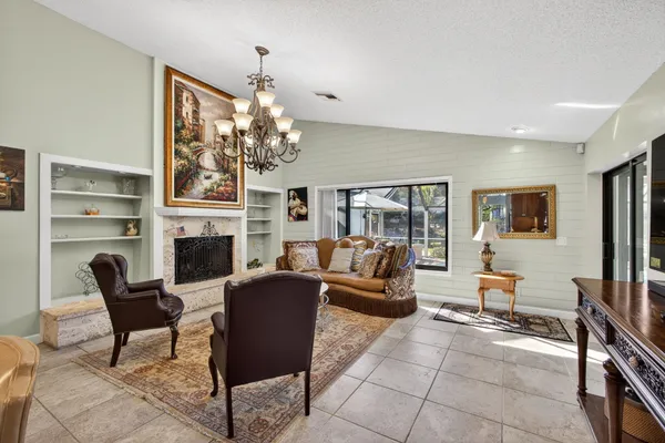 $6,500 | 168 Thornton Drive, Palm Beach Gardens, FL 33418