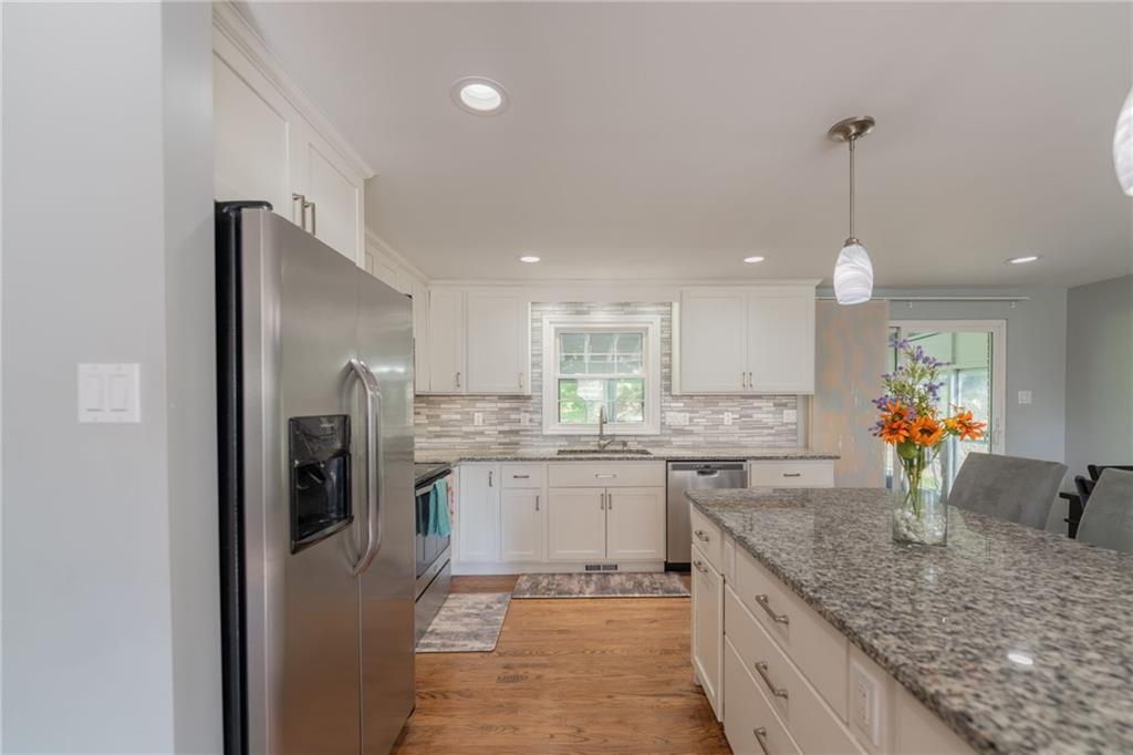 241 Parkedge Road Pittsburgh, PA 15220 - Photo 15 of 45 Gallery Image 15
