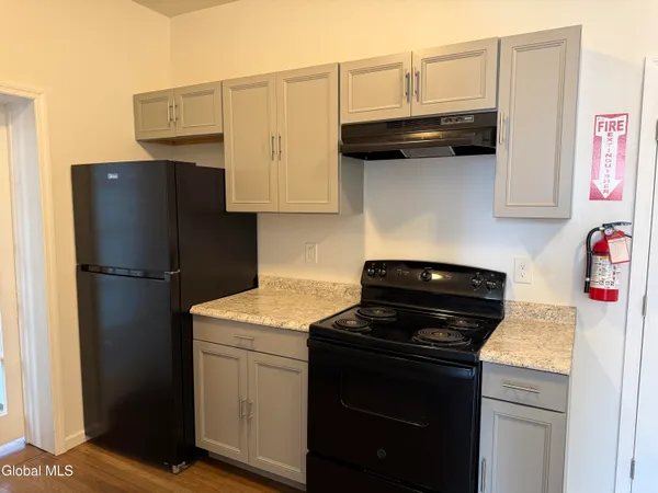 $2,725 | 346 Madison Avenue, Unit 3, Albany, NY 12210