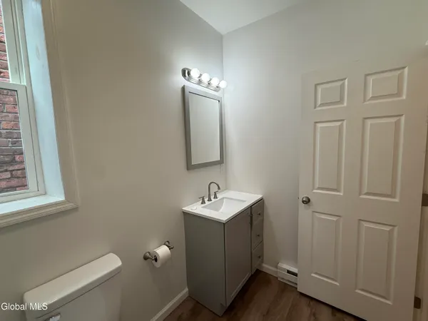 $2,725 | 346 Madison Avenue, Unit 3, Albany, NY 12210