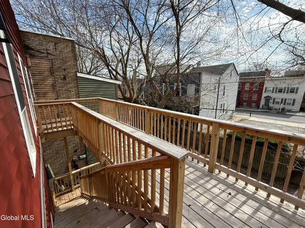 $2,725 | 346 Madison Avenue, Unit 3, Albany, NY 12210