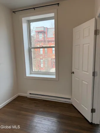 $2,725 | 346 Madison Avenue, Unit 3, Albany, NY 12210