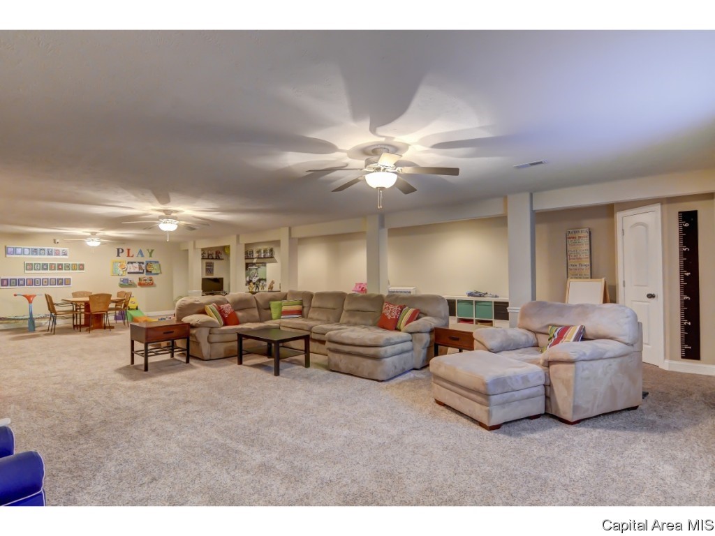 1524 Winston Drive Springfield, IL 62711 - Photo 13 of 30 Gallery Image 13