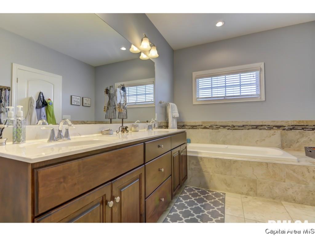 1524 Winston Drive Springfield, IL 62711 - Photo 20 of 30 Gallery Image 20
