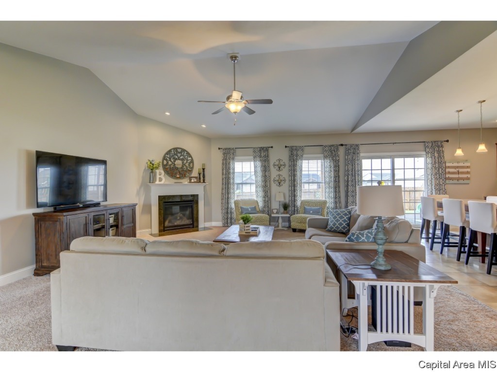 1524 Winston Drive Springfield, IL 62711 - Photo 2 of 30 Gallery Image 2