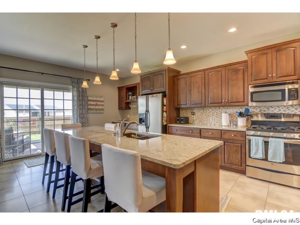 1524 Winston Drive Springfield, IL 62711 - Photo 5 of 30 Gallery Image 5