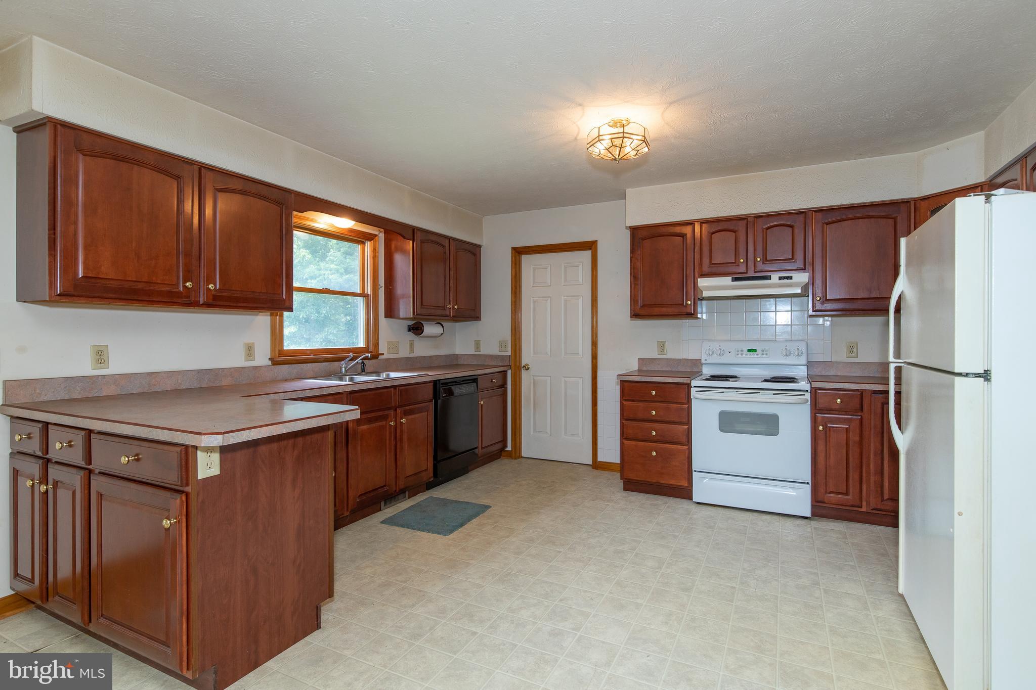 1435 Reynolds Road Cross Junction, VA 22625 - Photo 9 of 20