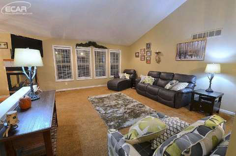 1015 North Gale Road Davison, MI 48423 - Photo 6 of 34 20452469-5.JPG