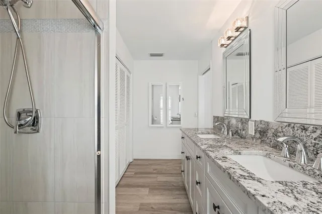 $2,995 | 7215 Westmoreland Drive, Sarasota, FL 34243