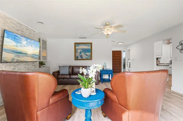 $2,995 | 7215 Westmoreland Drive, Sarasota, FL 34243