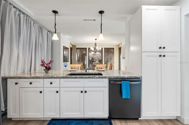 $2,995 | 7215 Westmoreland Drive, Sarasota, FL 34243