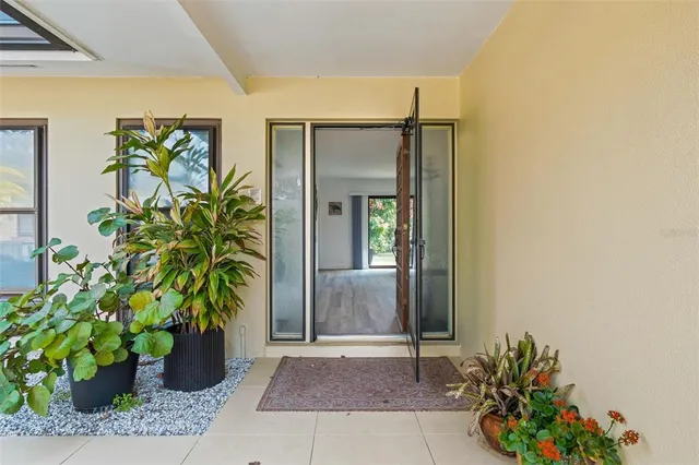 $2,995 | 7215 Westmoreland Drive, Sarasota, FL 34243