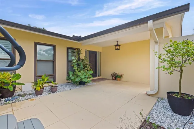 $2,995 | 7215 Westmoreland Drive, Sarasota, FL 34243