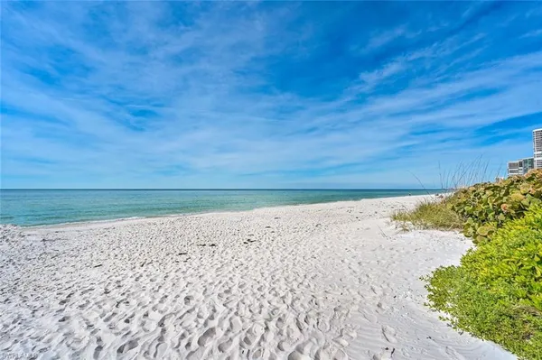 $17,000 | 4751 Gulf Shore Boulevard North, Unit PH7, Naples, FL 34103