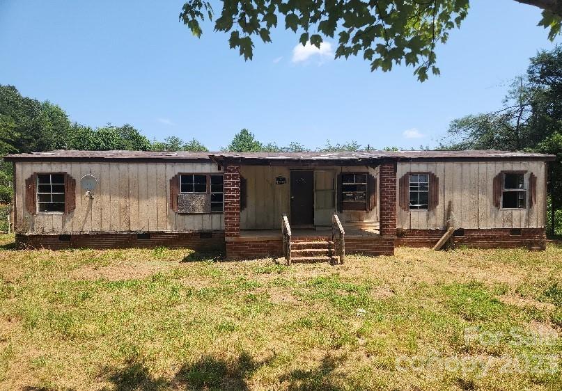 1044 Ray's Place Lenoir, NC 28645 - Photo 2 of 4