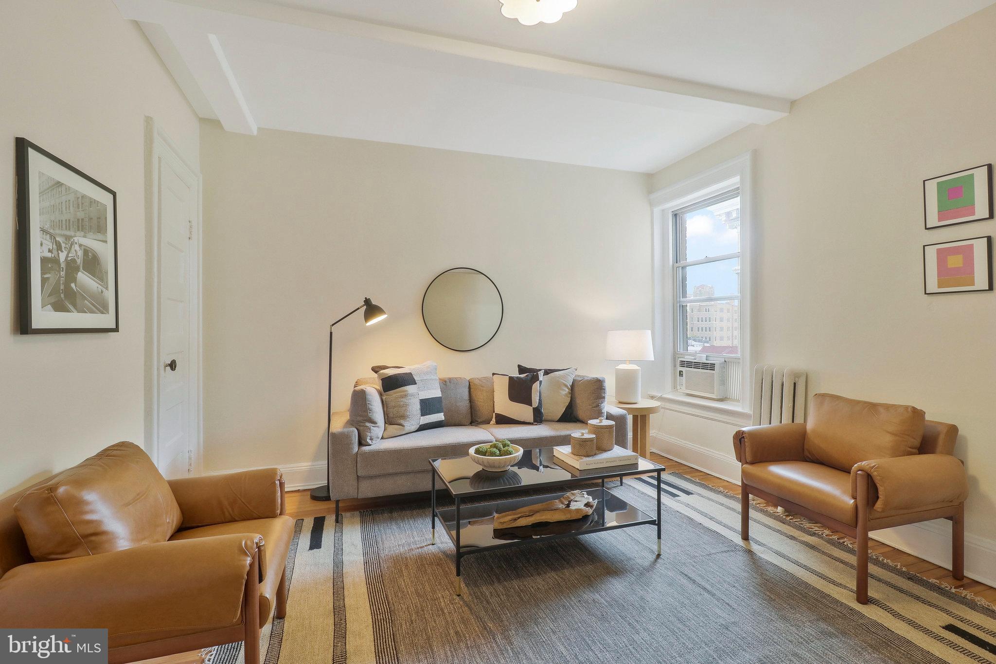 2022 Columbia Road Northwest, Unit 604 Washington, DC 20009 - Photo 4 of 19 Large living room w/ tons of wall space for art