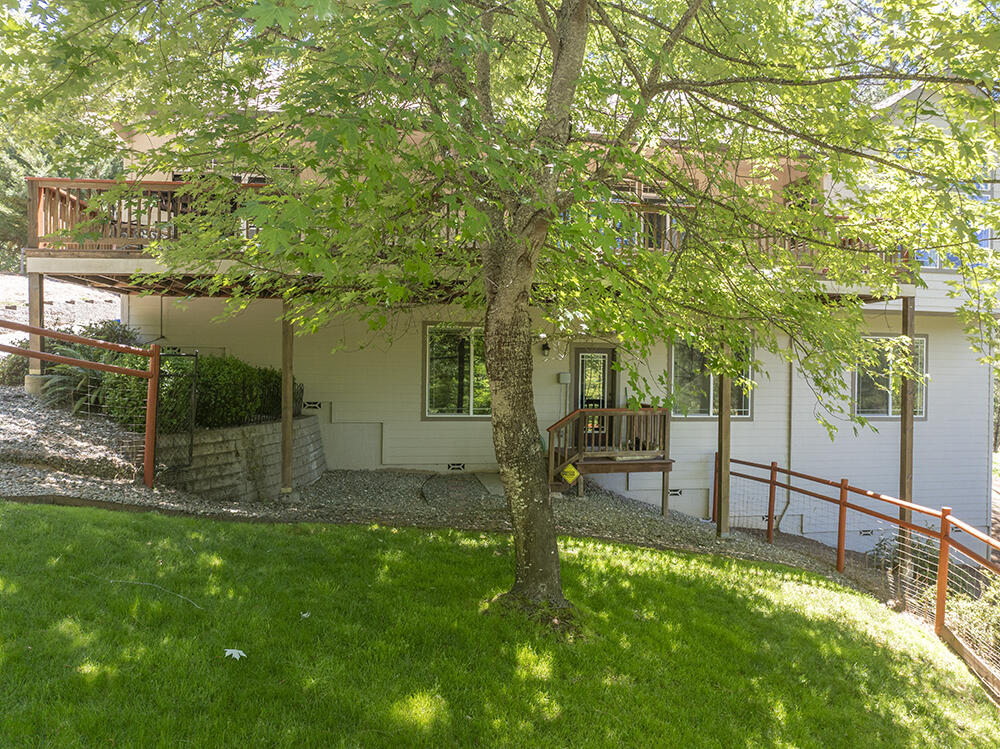1280 Marcy Loop Road Grants Pass, OR 97527 - Photo 17 of 25