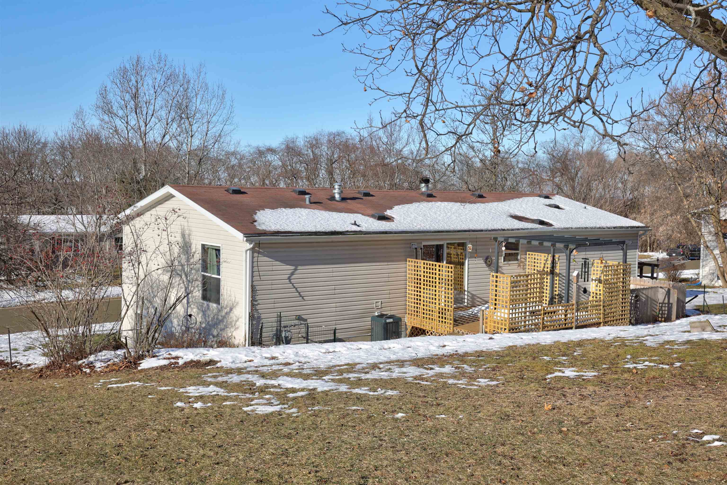 410 Railroad Street Rio, WI 53960 - Photo 4 of 30