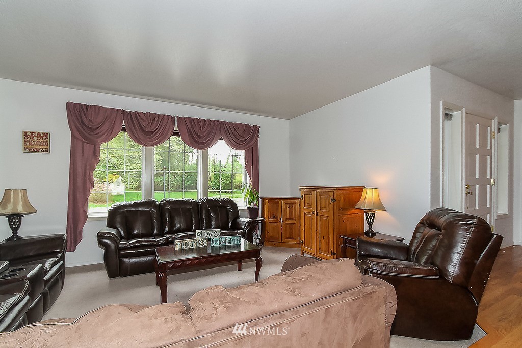 12531 Chain Lake Road Snohomish, WA 98290 - Photo 4 of 25