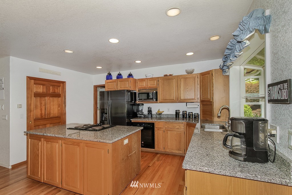 12531 Chain Lake Road Snohomish, WA 98290 - Photo 8 of 25