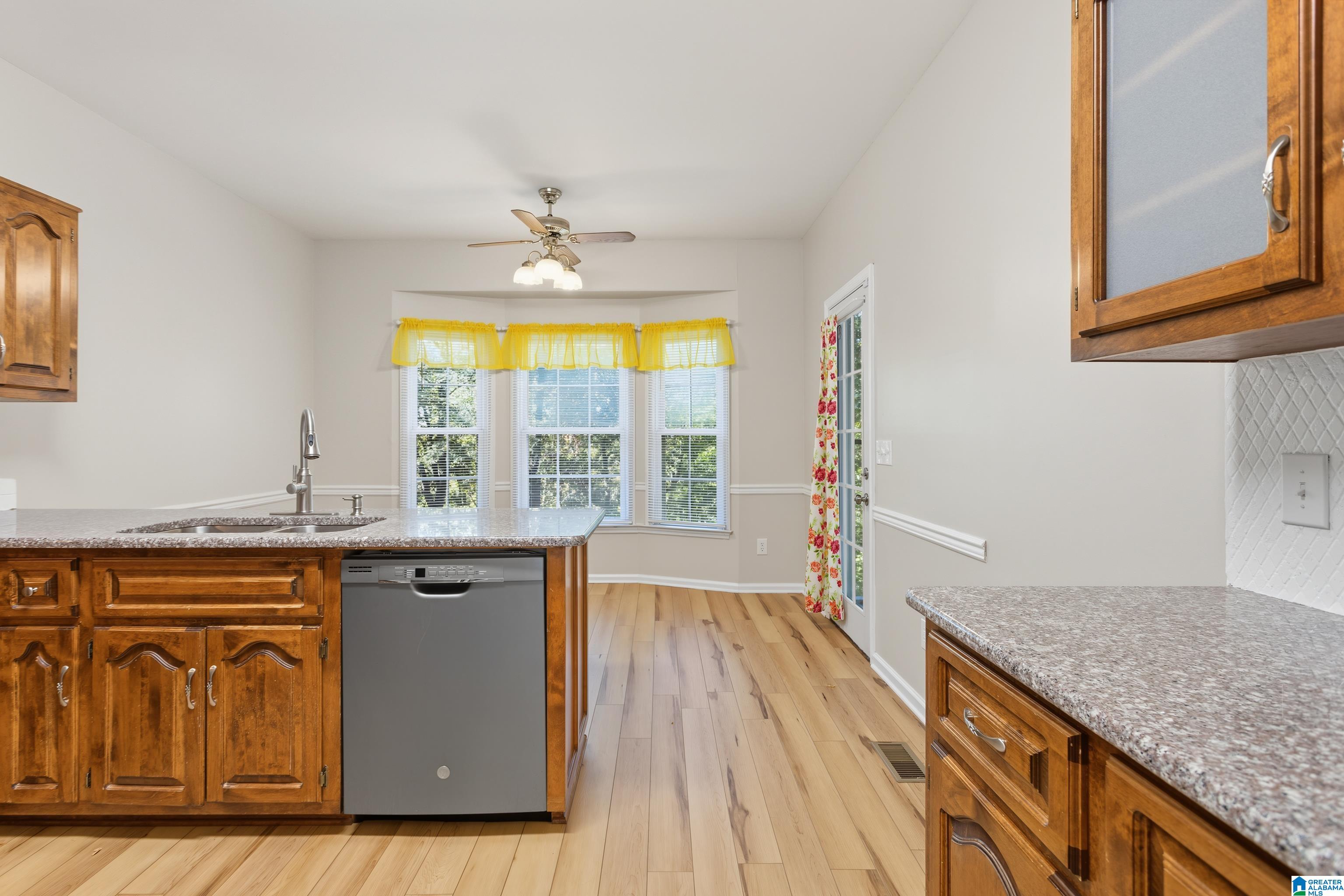 205 Chestnut Circle Alabaster, AL 35007 - Photo 13 of 50 Gallery Image 13