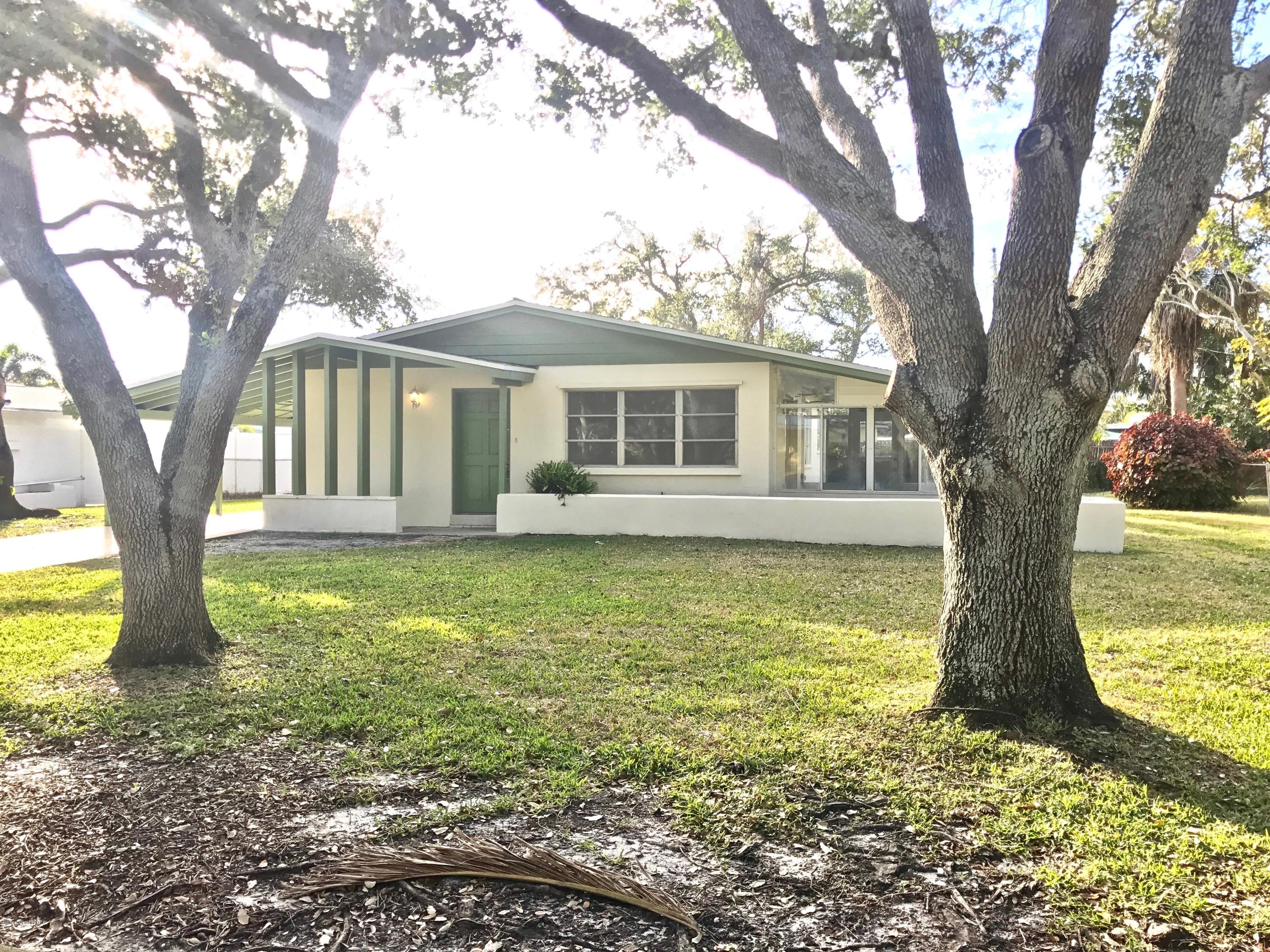 945 Samar Road Cocoa Beach, FL 32931 - Photo 2 of 17 Front view
