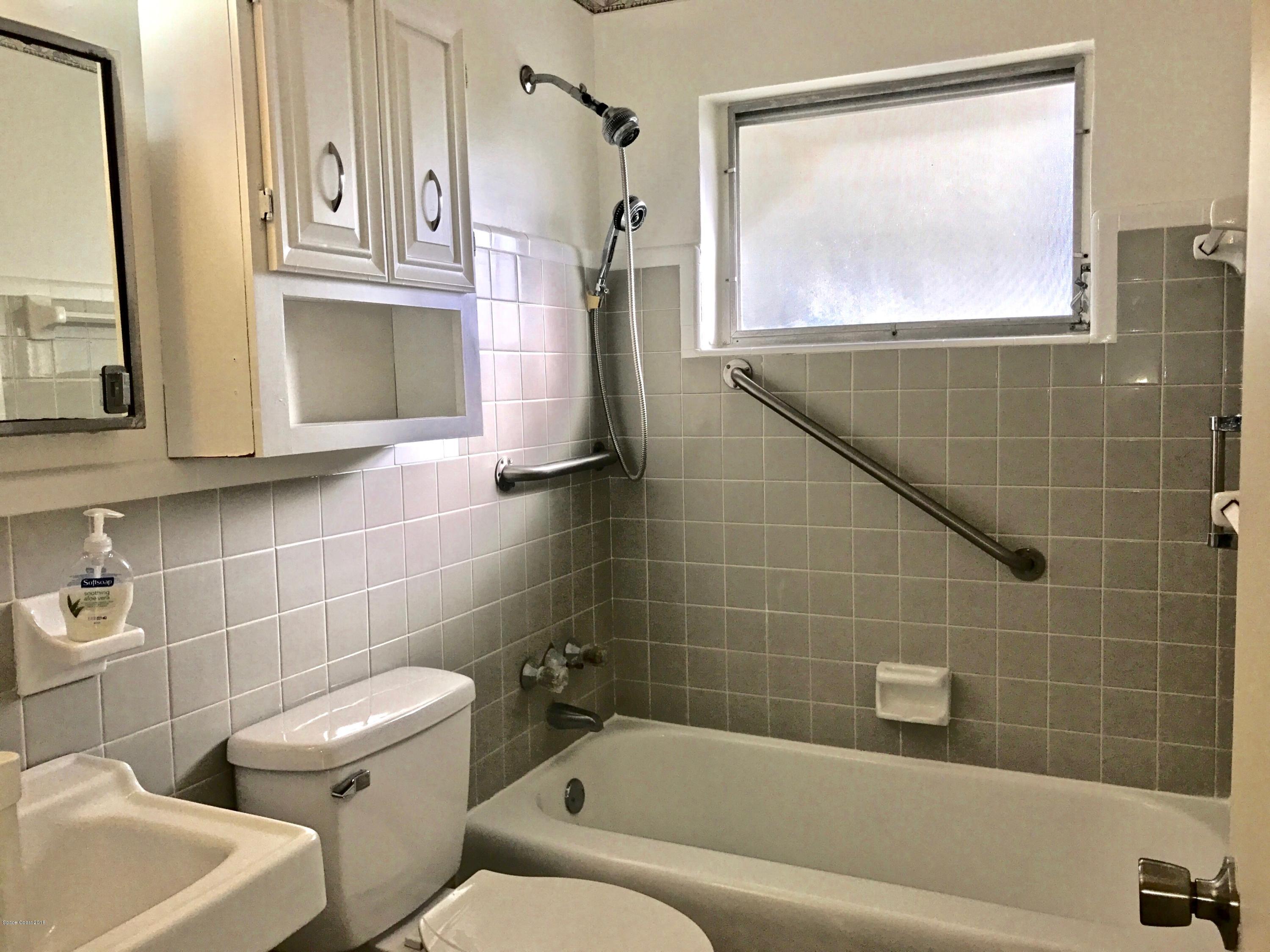 945 Samar Road Cocoa Beach, FL 32931 - Photo 11 of 17 Bath