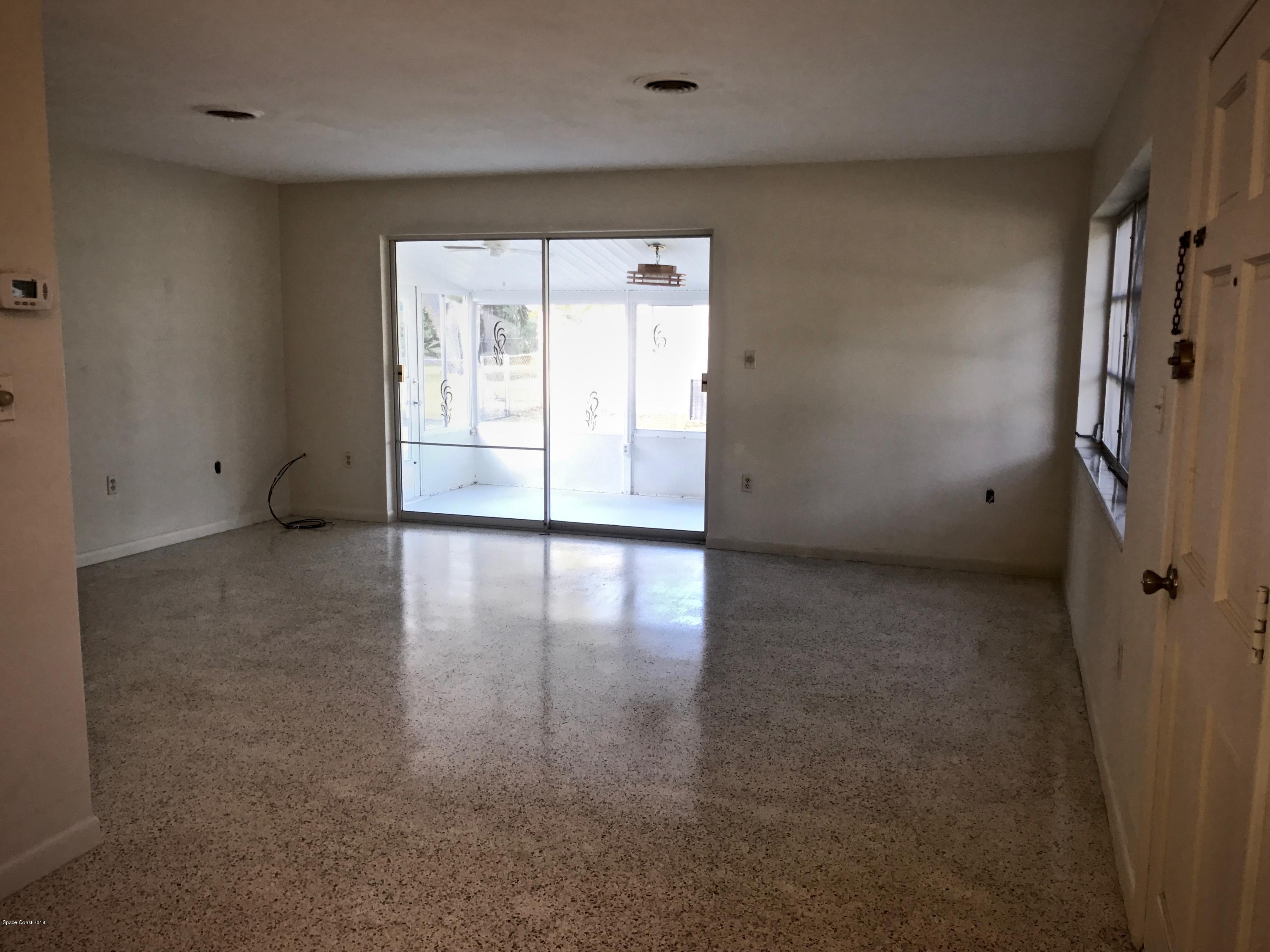 945 Samar Road Cocoa Beach, FL 32931 - Photo 7 of 17 Living room