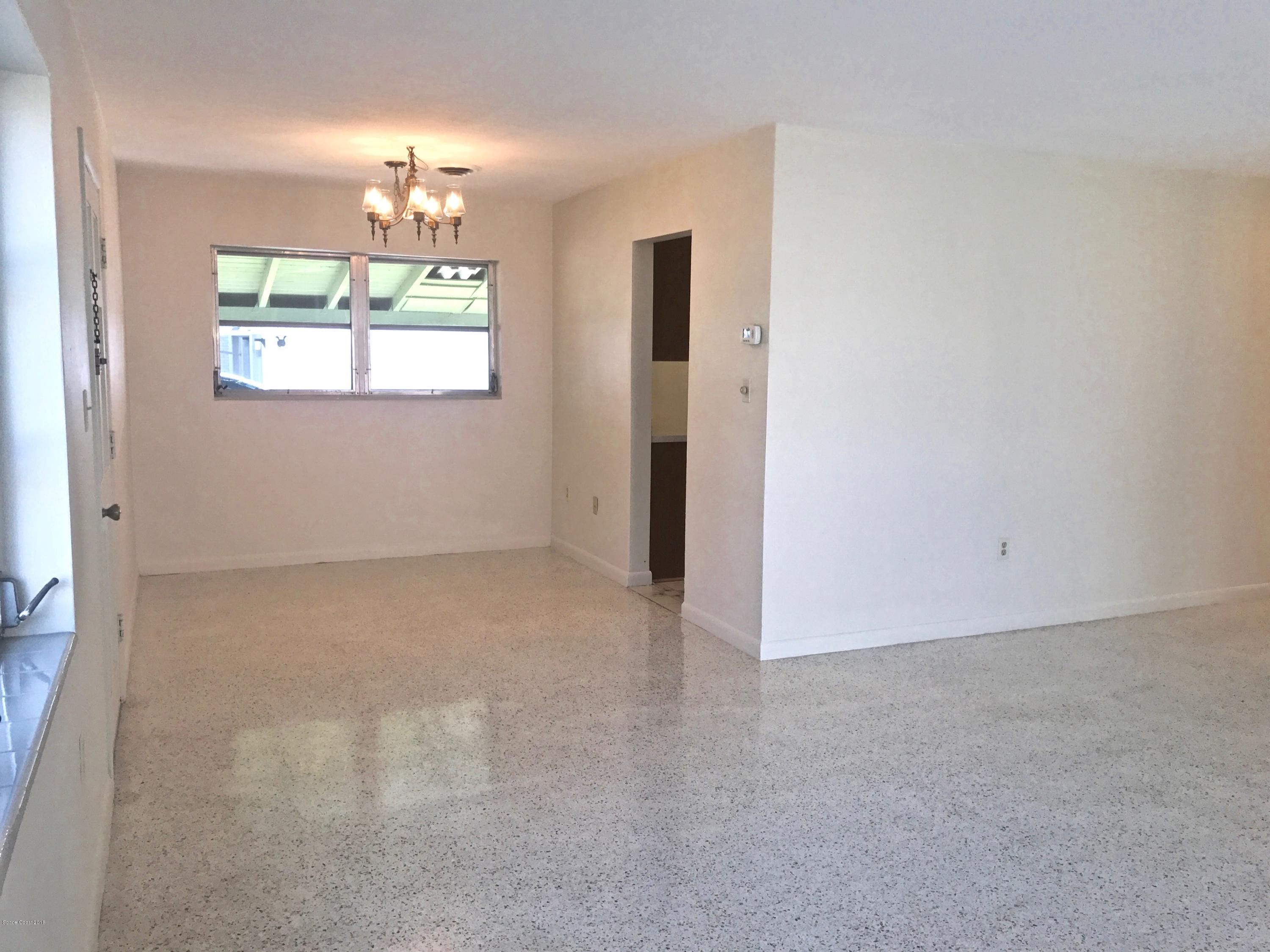 945 Samar Road Cocoa Beach, FL 32931 - Photo 8 of 17 Dining