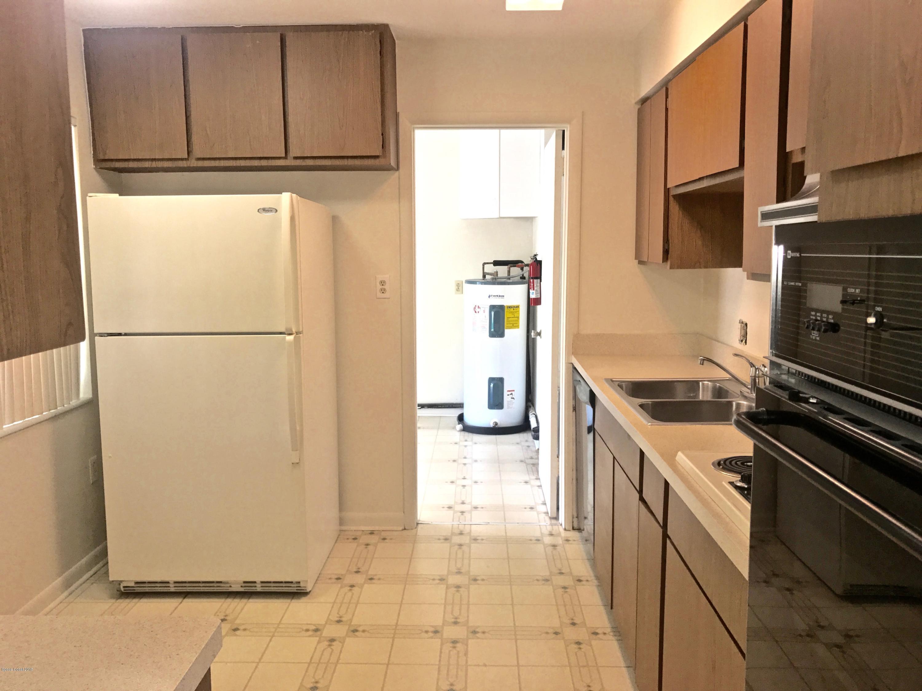 945 Samar Road Cocoa Beach, FL 32931 - Photo 10 of 17 Kitchen