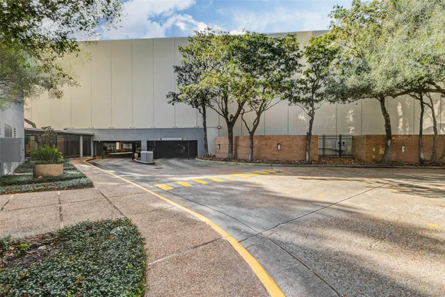 a view of a house with a big yard