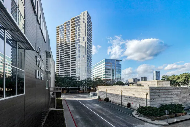 a view of an outdoor space