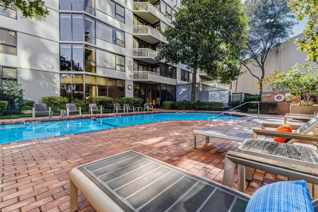 $185,000 | 14 Greenway Plaza, Unit 5O, Houston, TX 77046