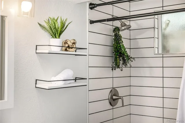 a close view of sink and tap